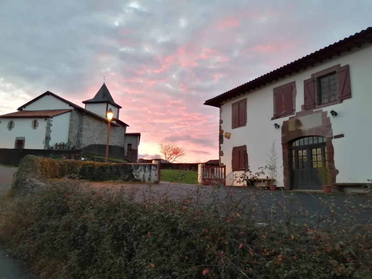 Gite Le Relais De La Source Ostello Caro  Esterno foto